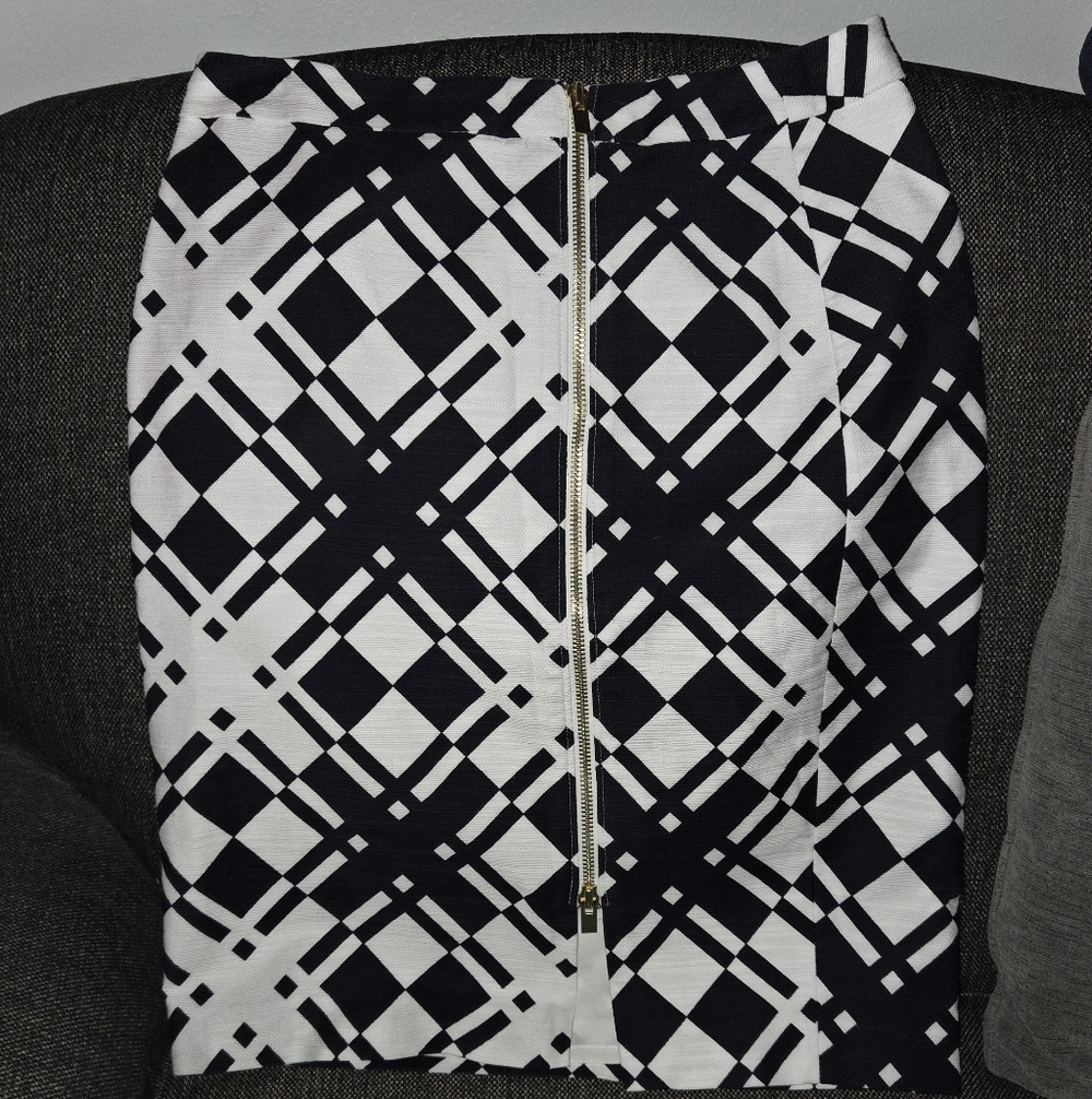 Talbots Black and White Geometric Pencil Skirt